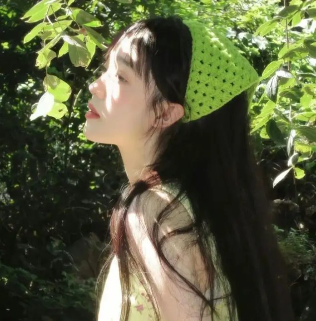 年轻女子